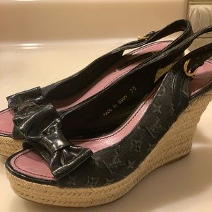 Louis Vuitton wedges size 38.